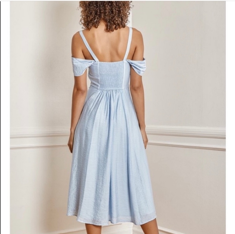 NWT Lulu's work of art light blue cold shoulder faux wrap midi dress size L - Picture 2 of 12